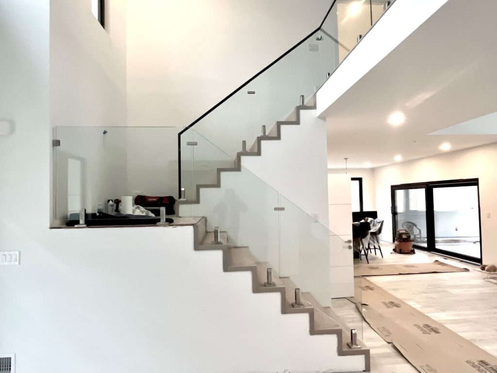 glass railings for stairs decks balconys - shinyglass-nj (34)