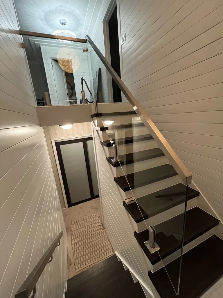 glass rainling for stairs and balcony 06 - shinyglass new jersey